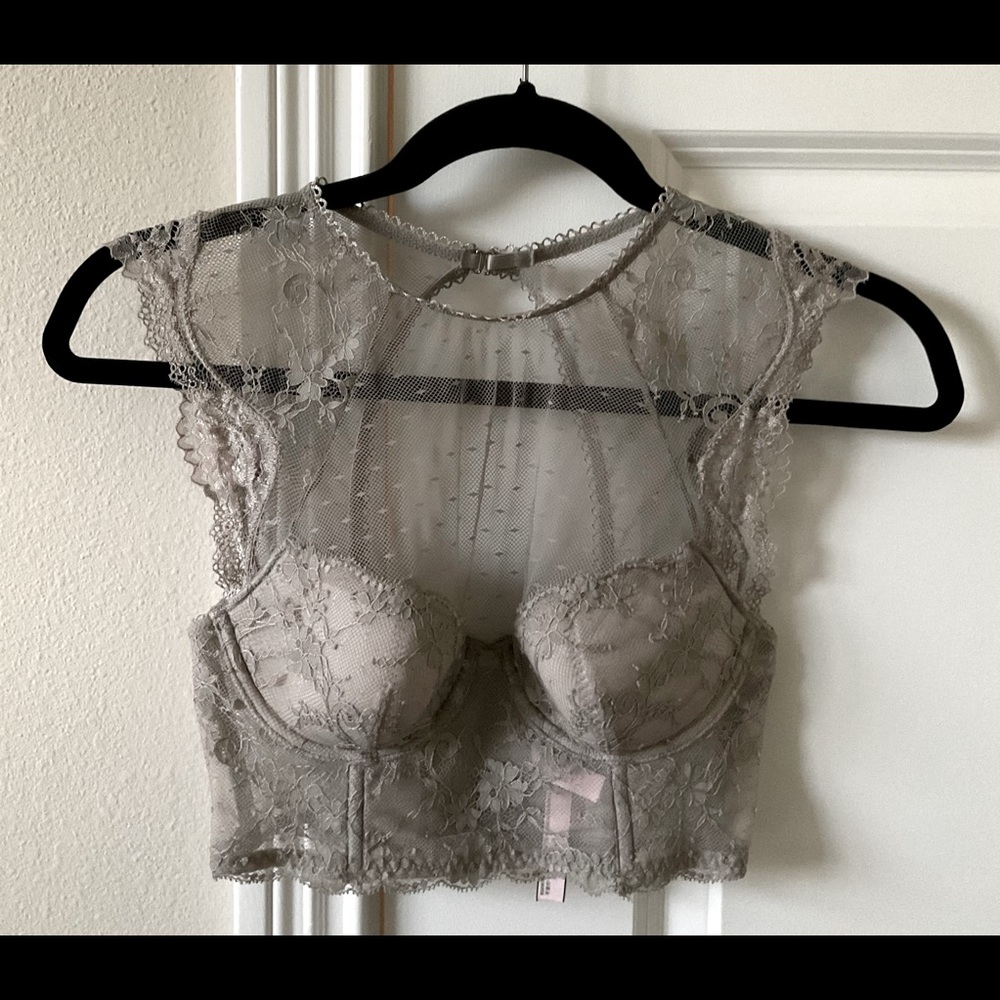 Victoria’s Secret 32C bra never worn